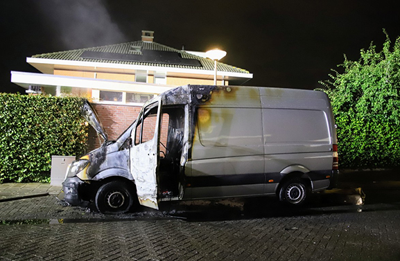 Bedrijfsbus in brand