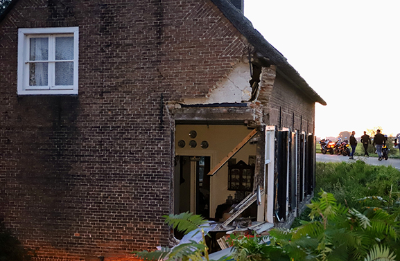 Shovel ramt Nico's huis: 'Ik dacht: de bliksem slaat in'