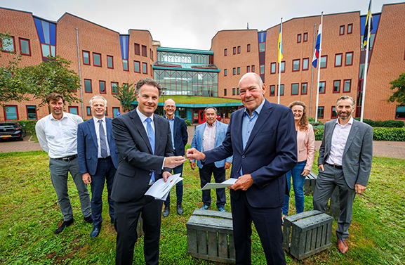 Gemeentehuis Buren verkocht aan woningcorporatie Thius