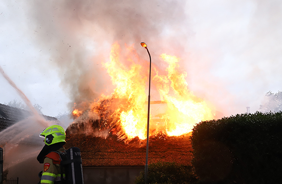 Grote brand aan de Sportparklaan in Tiel