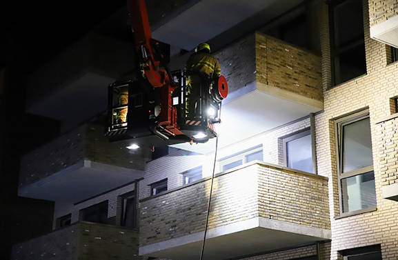 Brand op balkon van nieuw appartementencomplex aan de Tinnegieter in Tiel