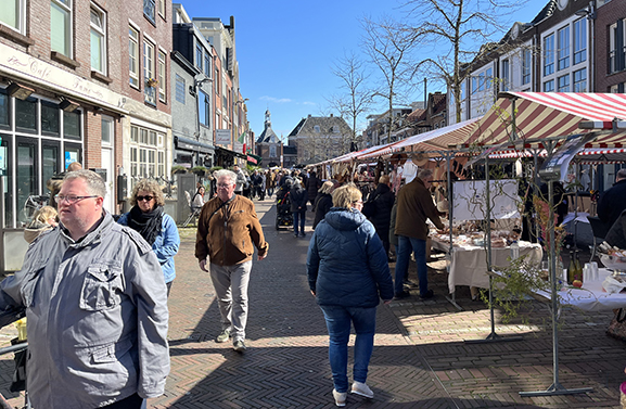 Zaterdagmarkt in Tiel: veranderingen en toekomstperspectief