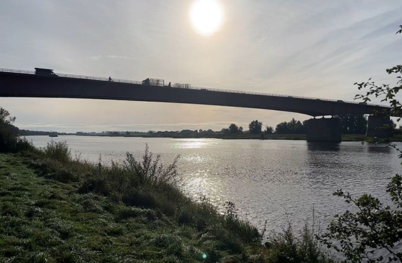 'Het staat knettervast', maar nog geen oplossing voor verbreden Rijnbrug