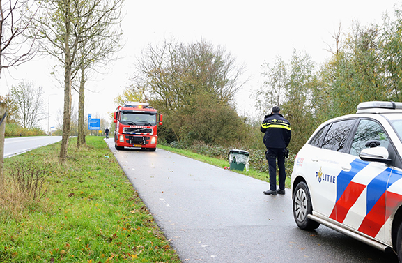 Gedumpt afval aangetroffen aan de Graaf Reinaldweg in Haaften