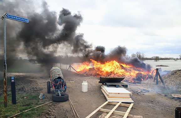 Vreugdevuur ontstoken in Ophemert