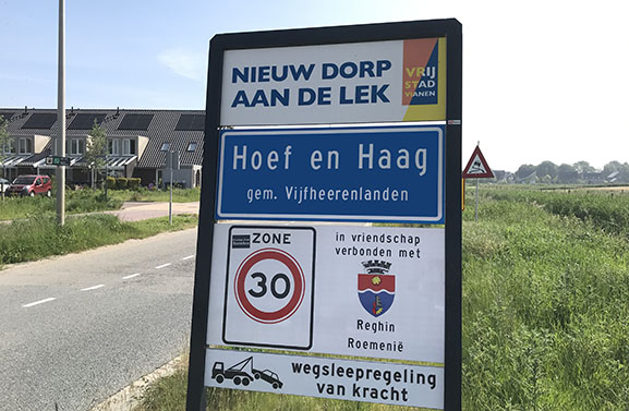 Handtekeningen onder nieuwbouwproject 22 woningen in Hoef en Haag