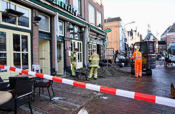 Restaurant en woningen ontruimd door gaslek op het Plein in Tiel