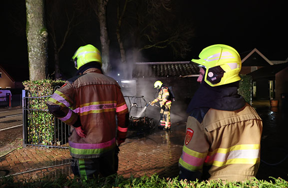 Voertuig Thomashuis in Beesd uitgebrand