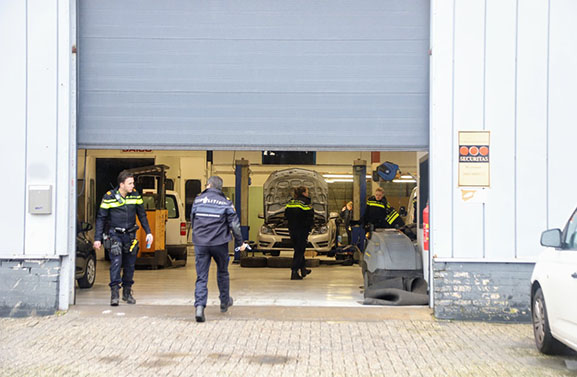 Grote hoeveelheid verdovende middelen aangetroffen in Tiels bedrijfspand