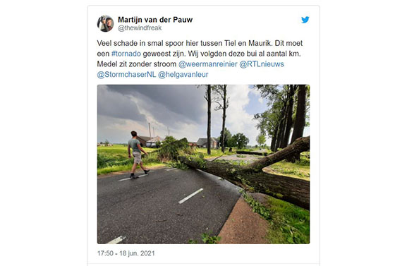 Noodweer treft Tiel: enorme kraan stort in, dak waait van flat