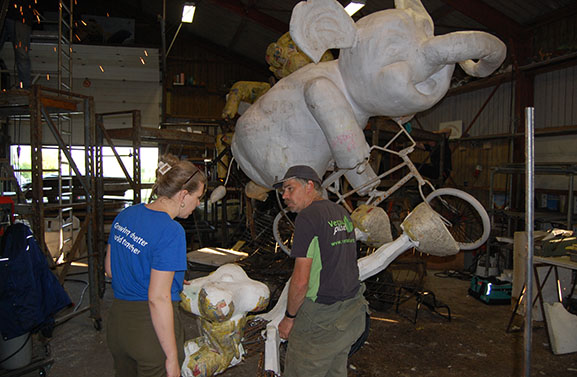 Tsjechische kunst op de grote wagen van corsoclub Geldermalsen