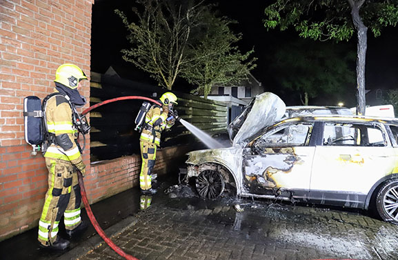 Twee auto's total loss bij brand in Culemborg