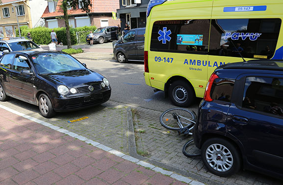 Kind gewond bij aanrijding met auto in Vianen