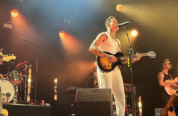 De tweede dag van Appelpop, een variëteit van muziekstromingen