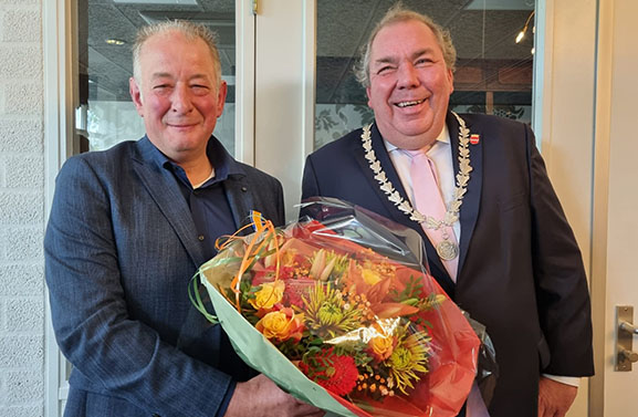 Dhr. J.W. Spithoven krijgt Koninklijke onderscheiding