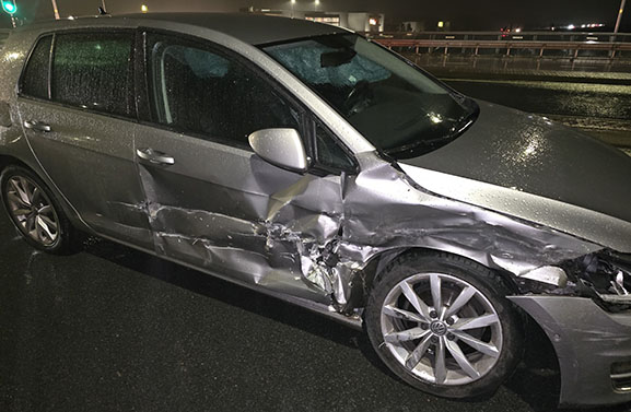Auto's lopen zware schade op bij botsing op de Cuneraweg in Ochten
