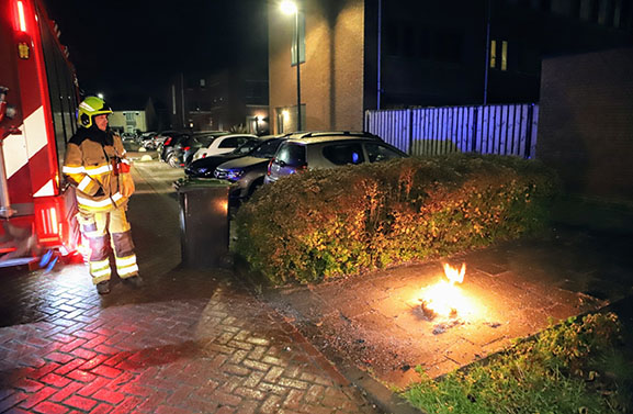 Wederom afval in brand gestoken in Tiel