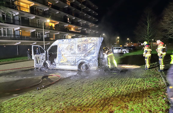 Bestelbus uitgebrand aan de Middelcoopstraat in Culemborg