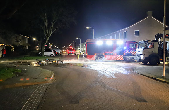 Hulpverleners in Culemborg bekogeld met vuurwerk, Mobiele Eenheid grijpt in