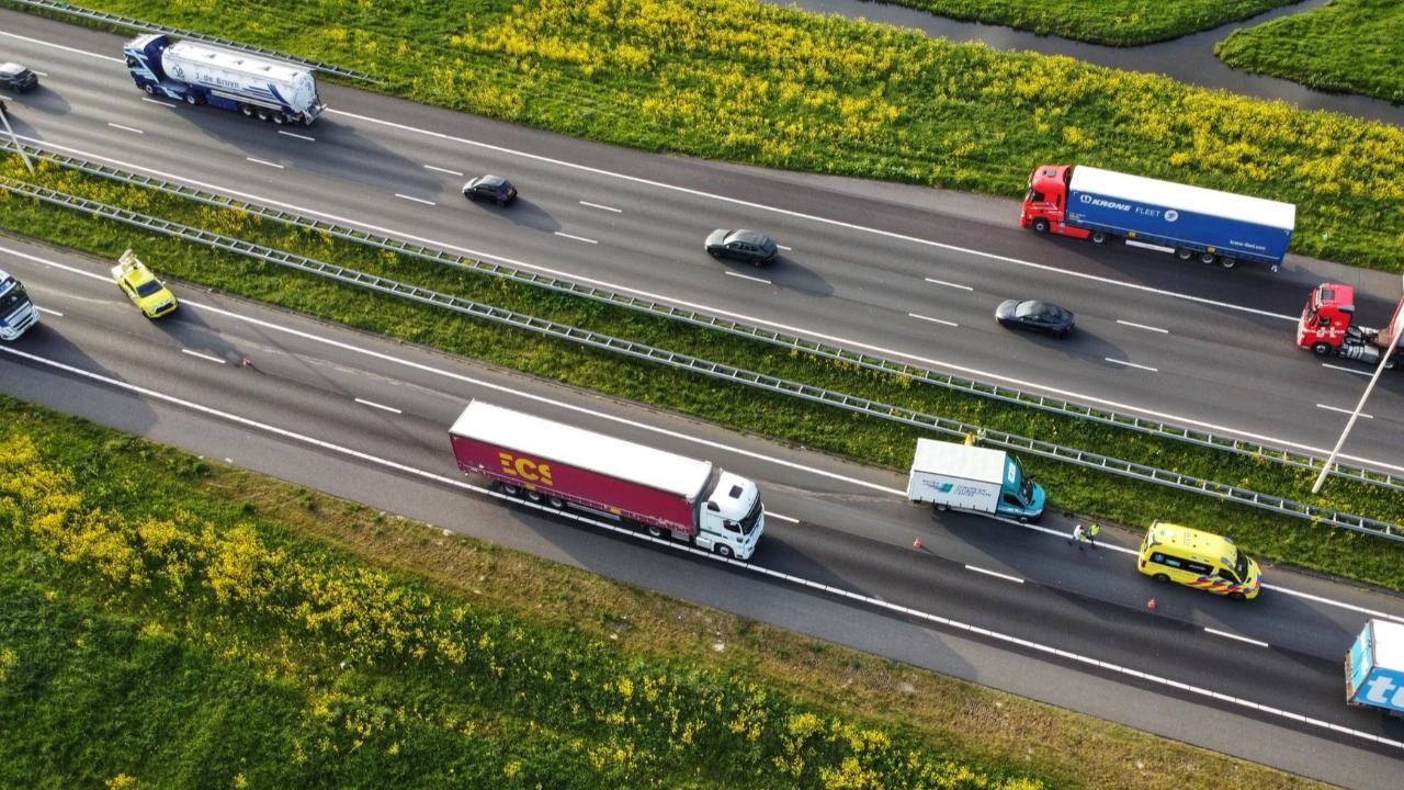 Aanrijding op A27 bij Vianen zorgt voor flinke file
