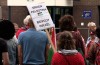 Sit-in protest bij station Culemborg: 'Gaza mag niet stil ten onder gaan'