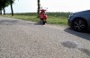 Scooterrijdster geschept; bestuurder rijdt door