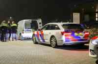 Politie treft twee passagiers aan verstopt onder deken