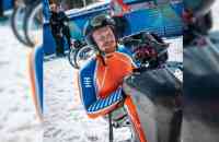 Speksnijder halverwege Paralympische Spelen, familie langs de piste