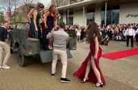 Examenklassen stralen tijdens feestelijk galadiner in Tiel