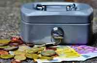 Jan (76) drukte bijna drie ton achterover van stichting en krijgt taakstraf